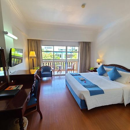 Hotel Somadevi Angkor Premium Siem Reap Esterno foto