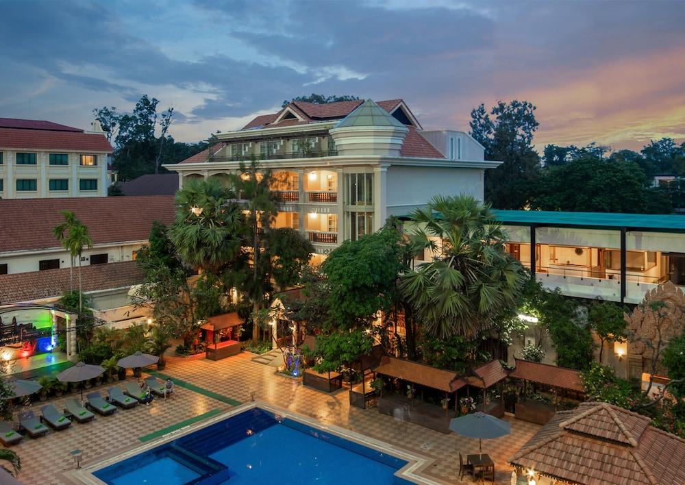 Hotel Somadevi Angkor Premium Siem Reap Esterno foto