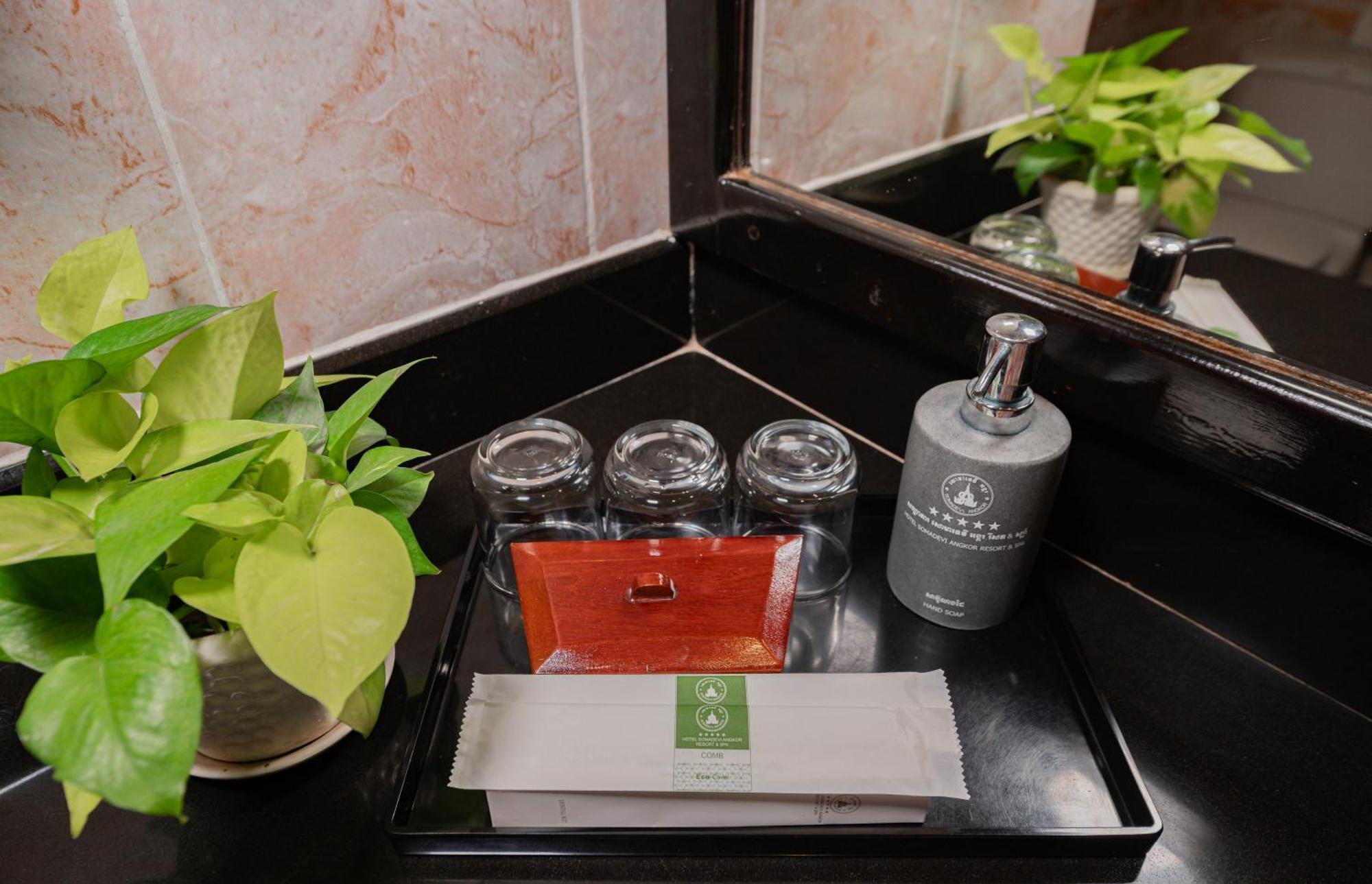 Hotel Somadevi Angkor Premium Siem Reap Esterno foto