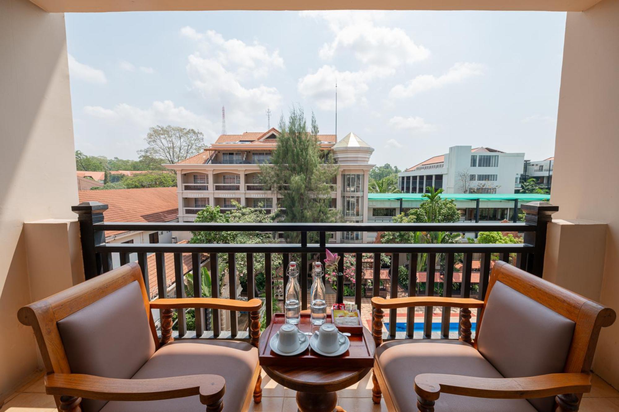 Hotel Somadevi Angkor Premium Siem Reap Esterno foto