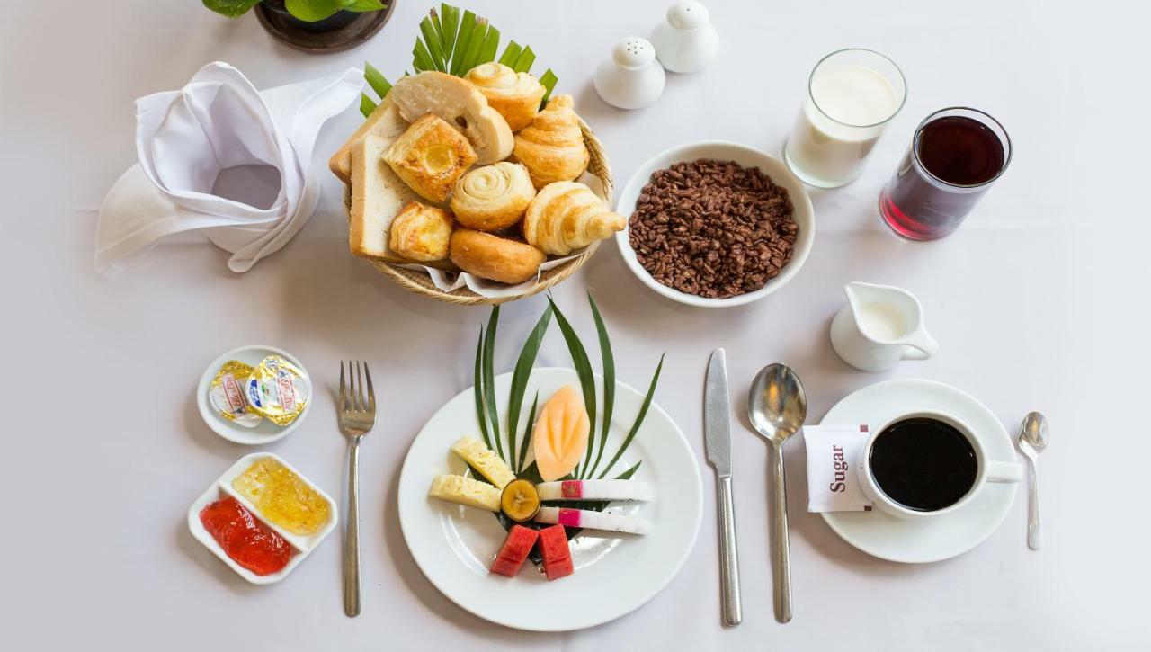 Hotel Somadevi Angkor Premium Siem Reap Esterno foto